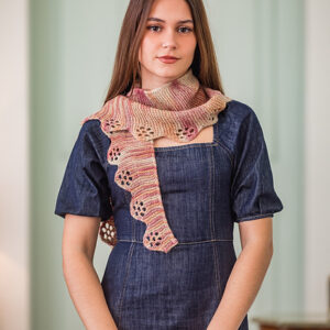 Camomila Shawlette by Filipa Carneiro